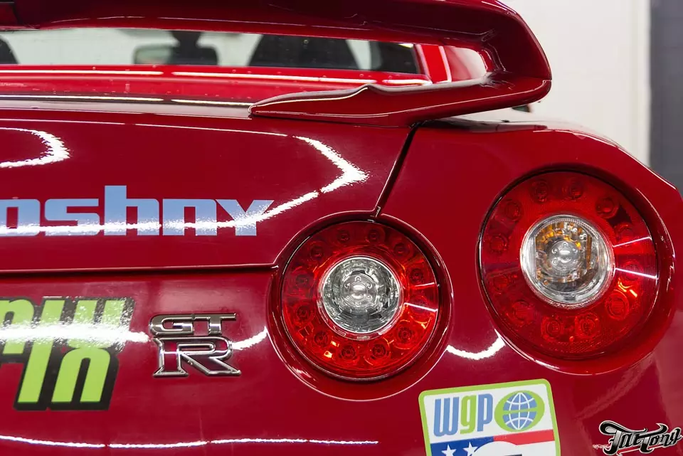 Nissan GTR. Оклейка кузова в стиле мультфильма 